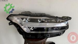 VOLVO XC90 HATASIZ ORJİNAL ÇIKMA SAĞ FAR