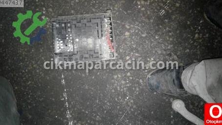 Volkswagen Jetta Sağ Taşıyıcı çıkma parça