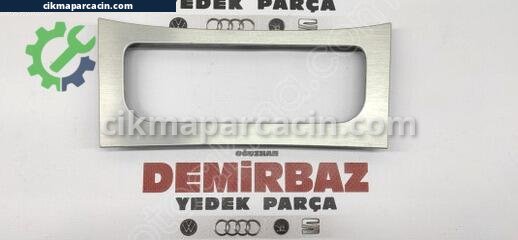 Volkswagen Passat Gösterge Çerçevesi çıkma parça