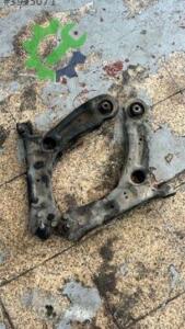 Vw grubu Skoda Süper b  sağ sol ön salıncak