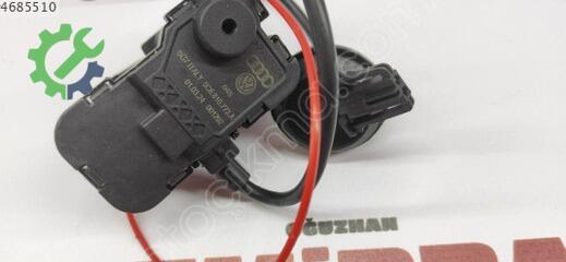 Volkswagen Jetta Depo Kapağı Motoru 5C6810773A çıkma parça