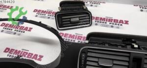 Sıfır Orijinal Göğüs Volkswagen Jetta 2010-2013 5C6819062