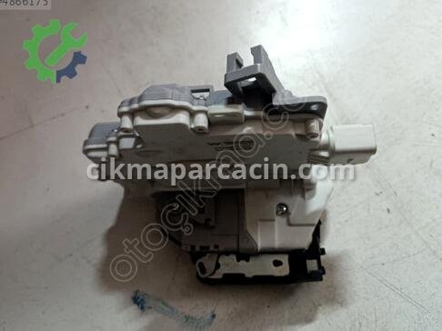 Volkswagen Passat Sağ Arka Kapı Kilidi 3C4839016A çıkma parça