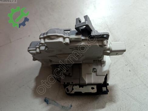 Volkswagen Passat Sağ Arka Kapı Kilidi 3C4839016A çıkma parça