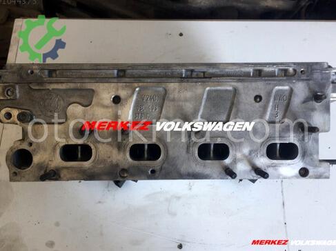 Volkswagen Passat Silindir Kapağı 03L103373A çıkma parça