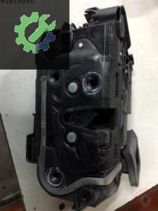 VW POLO  17- 19 SAĞ ÖN KAPI KİLİDİ ORJ ÇIKMA