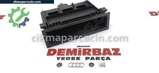 Volkswagen Polo Teyp çıkma parça