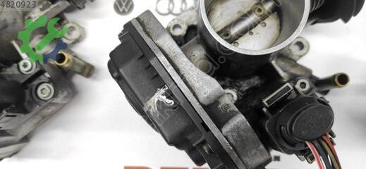 Volkswagen Polo Gaz Kelebeği 030133064D çıkma parça