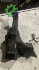 VW T4 Transporter Alternatör Braketi 074145169F - Oto Çıkma Pa