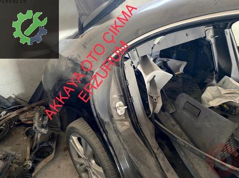 Mercedes-Benz CLA Sağ Arka Çamurluk çıkma parça