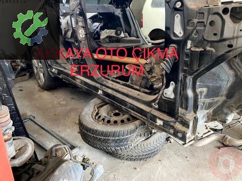 Mercedes-Benz CLA Biyel çıkma parça
