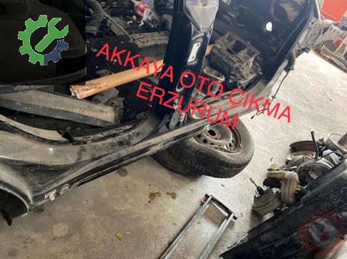 Mercedes-Benz CLA Biyel çıkma parça