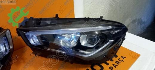 Mercedes-Benz CLA Sağ Ön Far çıkma parça