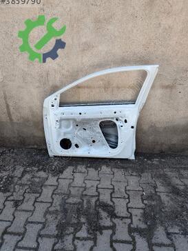 Volkswagen Polo Sağ Ön Kapı çıkma parça