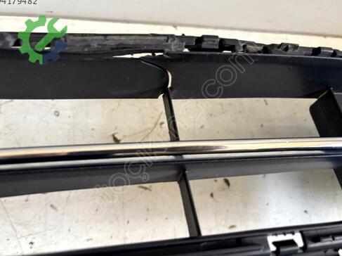 Volkswagen Passat Tampon Izgarası çıkma parça