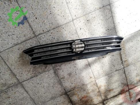 Volkswagen Passat Ön Panjur çıkma parça