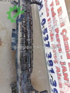 Volkswagen Passat Ön Tampon Demiri çıkma parça