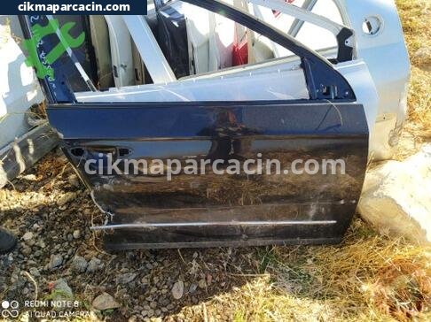Volkswagen Passat Sağ Ön Kapı çıkma parça