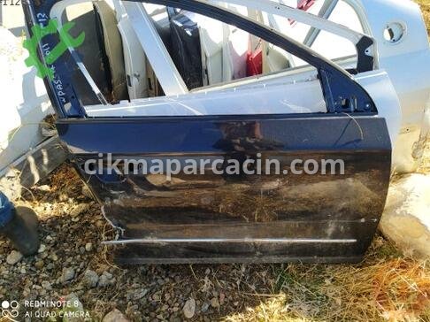 Volkswagen Passat Sağ Ön Kapı çıkma parça