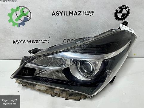 Toyota Yaris Sol Ön Far çıkma parça