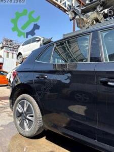 Yeni Skoda Fabia Sağ Arka Kapı Hatasız Orijinal