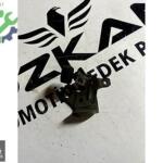 03G103941K AUDİ A6 C6 MOTOR ÜST KAPAK AYAĞI BRAKETİ