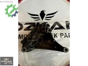 03G199207A VW SKODA SEAT AUDİ MOTOR KULAĞI BRAKETİ