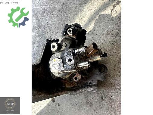 Audi A3 Yakıt Pompası 04B130755F çıkma parça