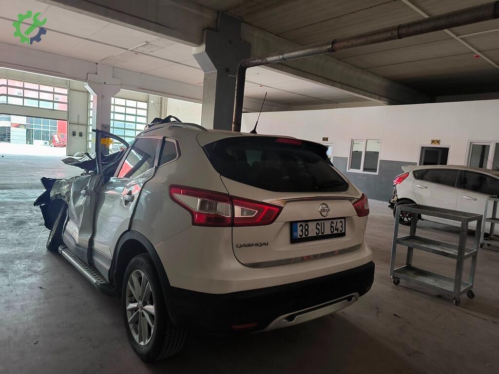 Nissan Qashqai Bagaj Kapağı çıkma parça