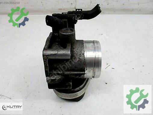 Volkswagen Golf Gaz Kelebeği 06A133062 çıkma parça