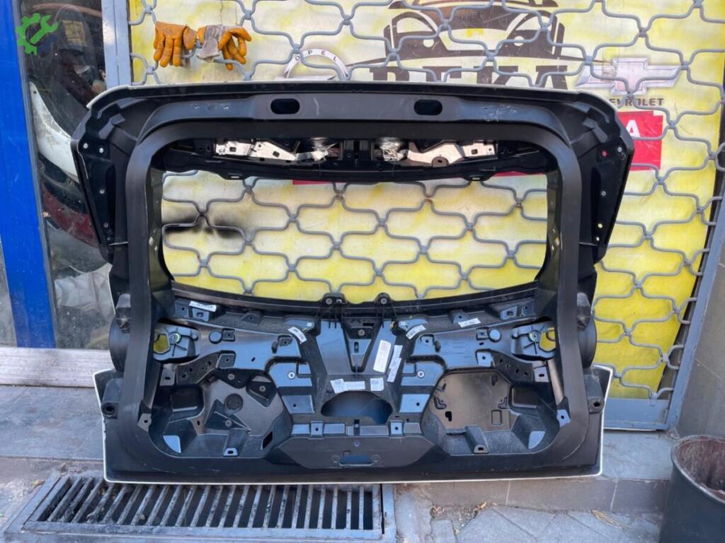 Opel Grandland Bagaj çıkma parça
