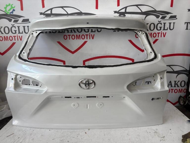 Toyota Corolla Cross Bagaj Kapağı çıkma parça