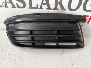 VOLKSWAGEN JETTA SAĞ ÖN SİS FARI ÇERÇEVESİ