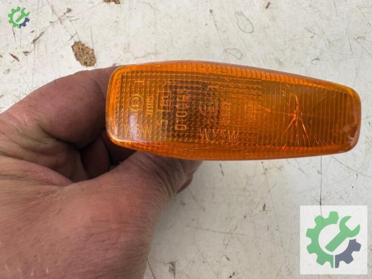 Mitsubishi Carisma Sinyal çıkma parça