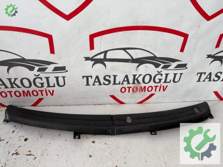 Opel Corsa Ön Cam Izgarası çıkma parça