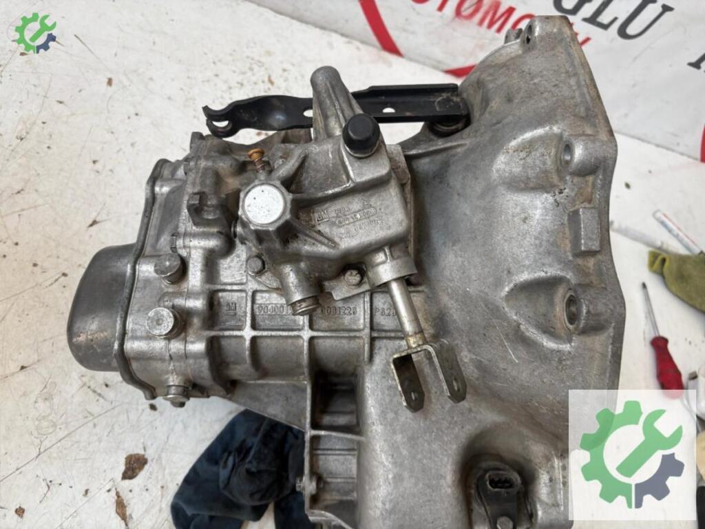 Opel Corsa Şanzıman çıkma parça