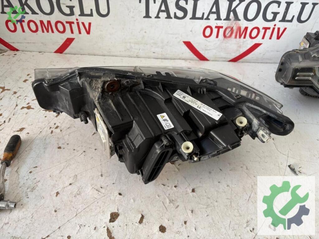 BMW 3 Serisi Far çıkma parça