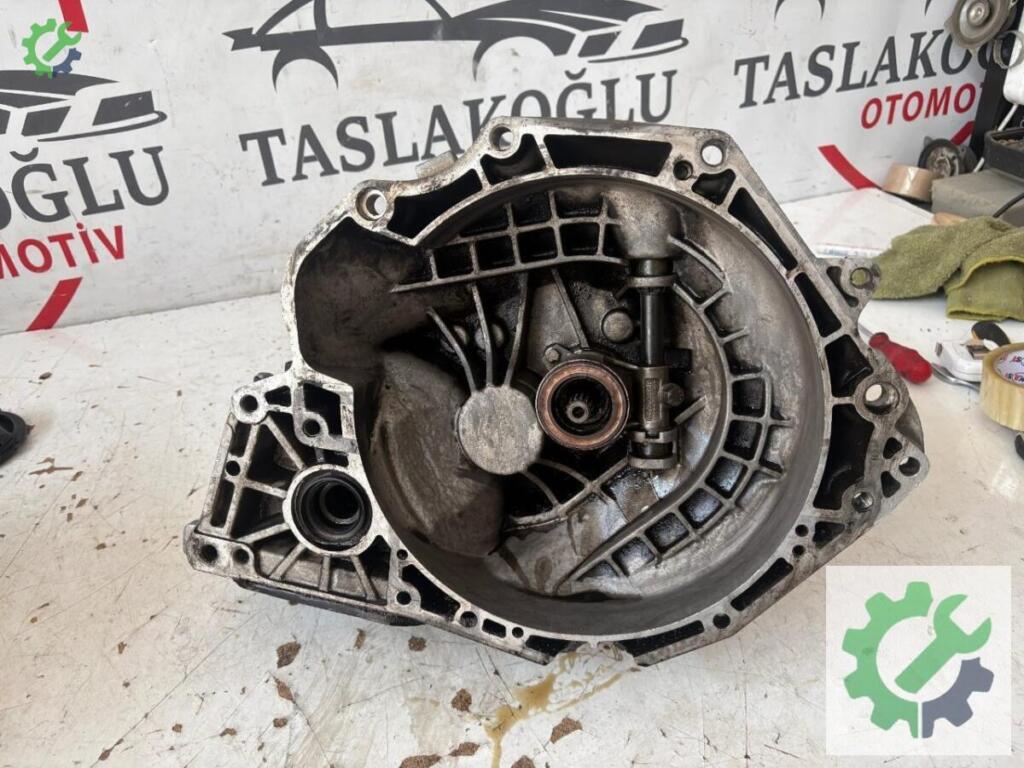 Opel Corsa Şanzıman çıkma parça