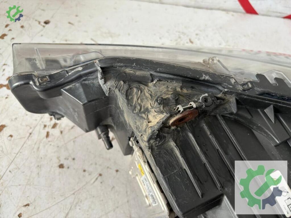 BMW 3 Serisi Far çıkma parça