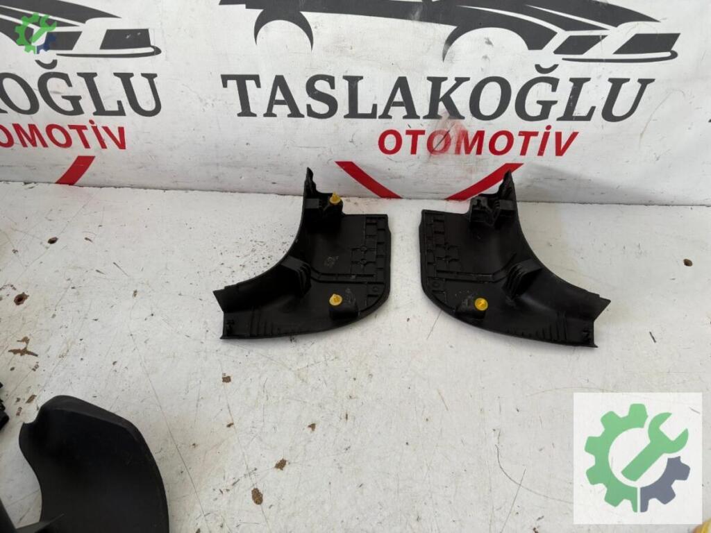 Ford Tourneo Courier İç Trim çıkma parça
