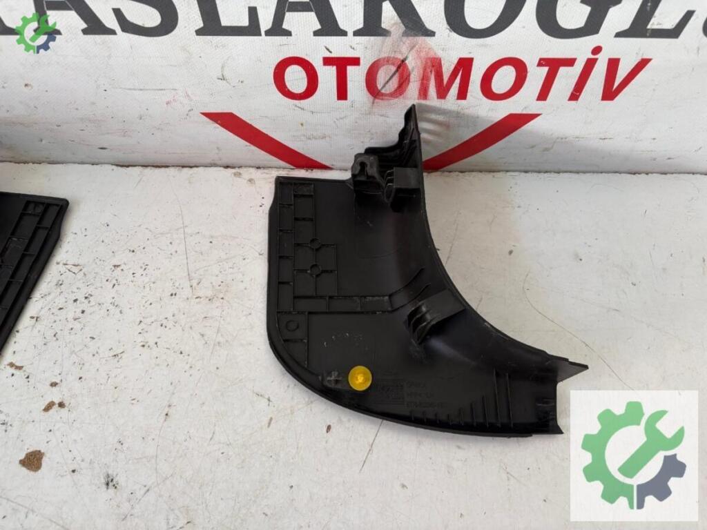 Ford Tourneo Courier İç Trim çıkma parça