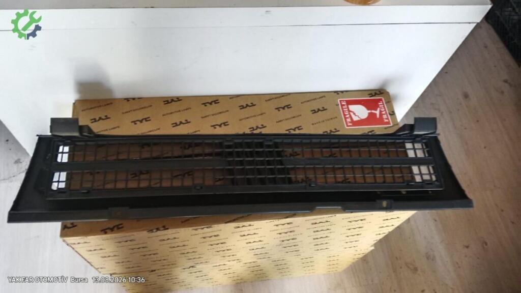 Fiat Uno Ön Panjur 18228605 çıkma parça