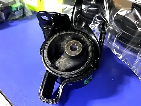Toyota Corolla Takoz çıkma parça
