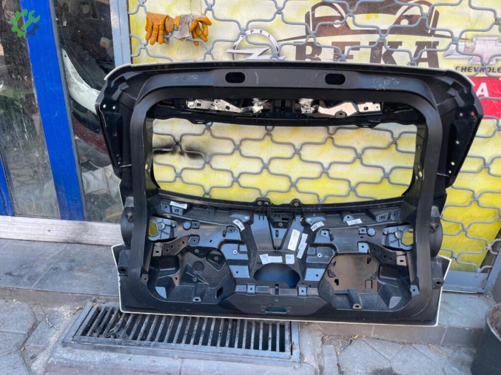 Opel Grandland Bagaj çıkma parça