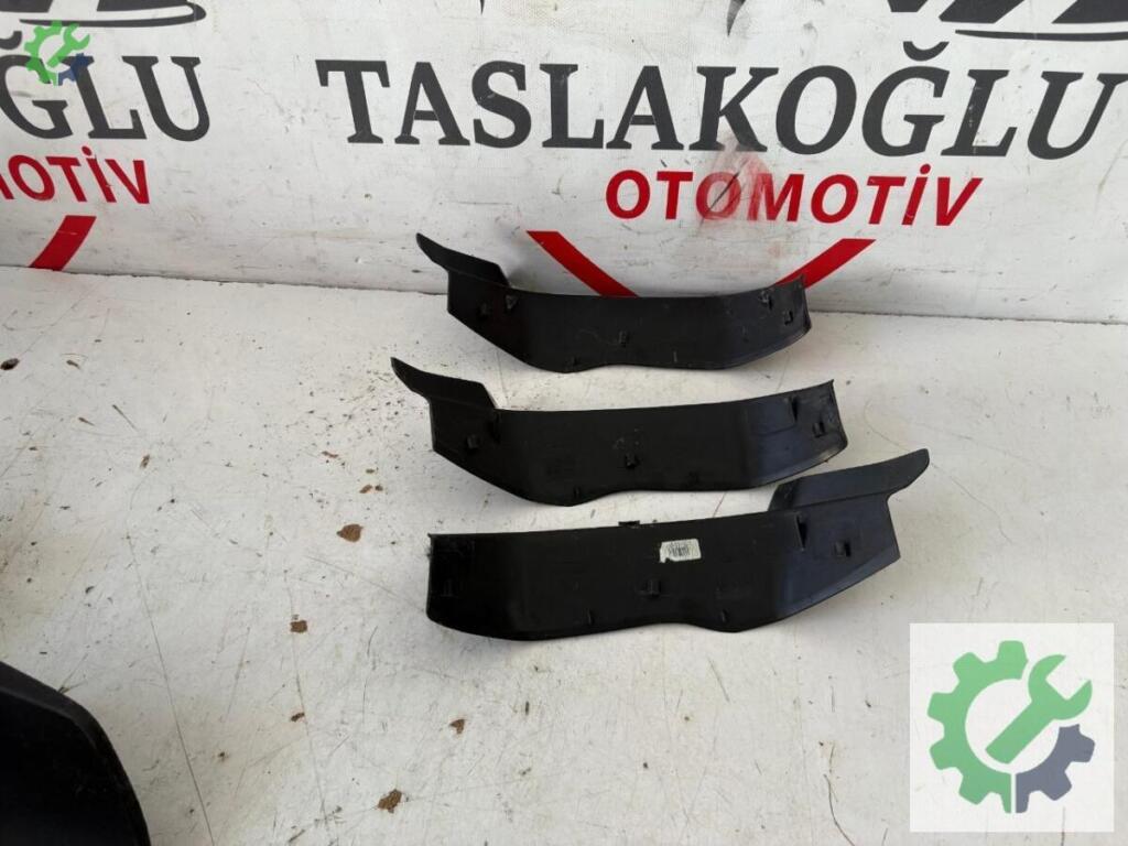 Ford Tourneo Courier Bakalit çıkma parça