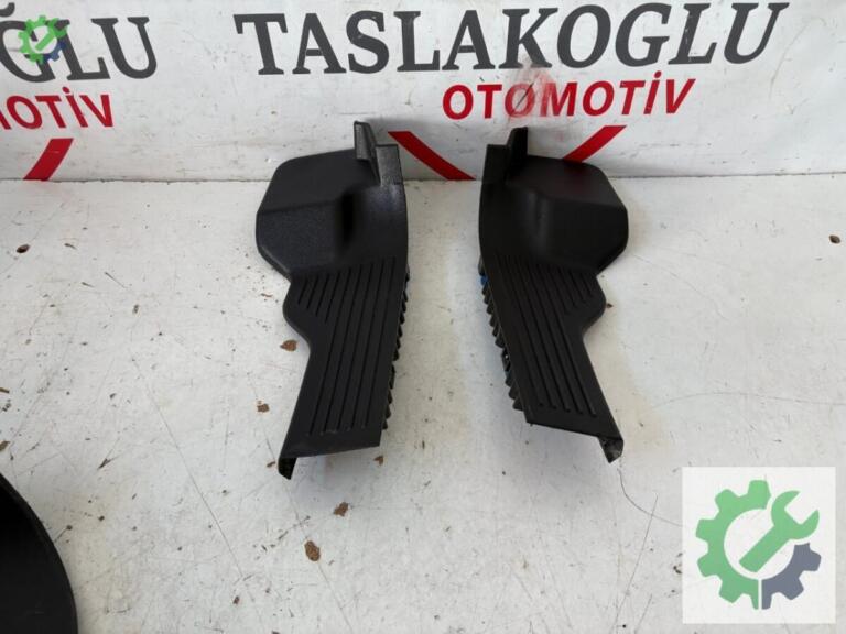 Ford Tourneo Courier Bakalit çıkma parça