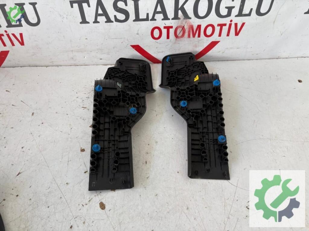 Ford Tourneo Courier Bakalit çıkma parça