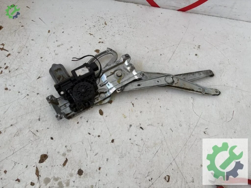 Opel Corsa Sol Ön Cam Krikosu çıkma parça