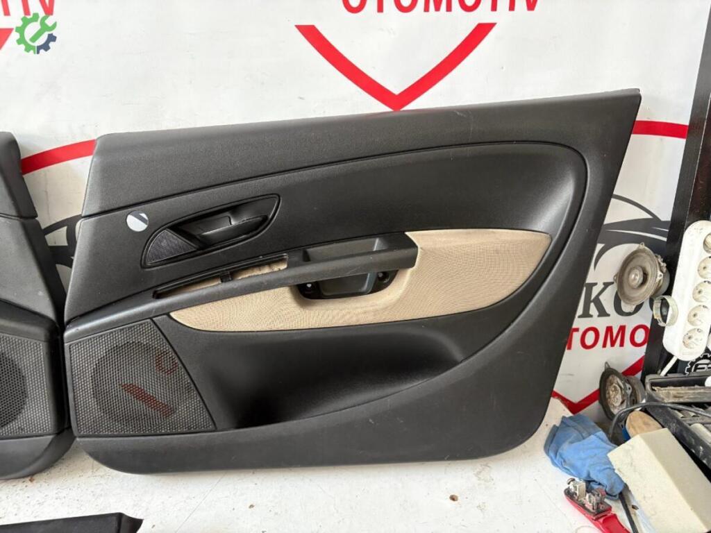 Fiat Linea Kapı Döşemesi çıkma parça
