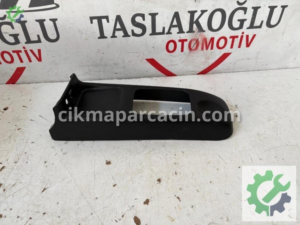 Opel Corsa Orta Konsol çıkma parça